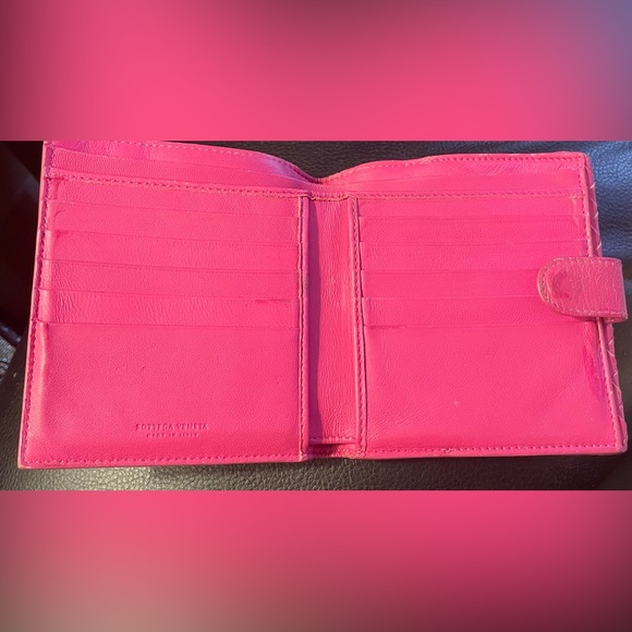 Bottega Veneta Deep Pink Woven Wallet - Picture 4 of 8